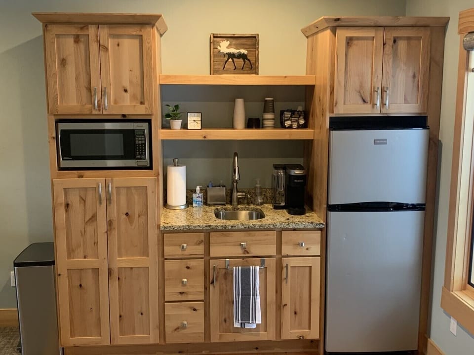 Kitchenette w/ Keurig Coffee maker, Toaster, Microwave, Fridge & Freezer