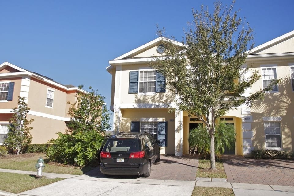 Front Look of the Home with 3 parking spaces