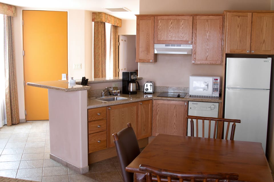 Serve breakfast seamlessly from kitchen to dining table.