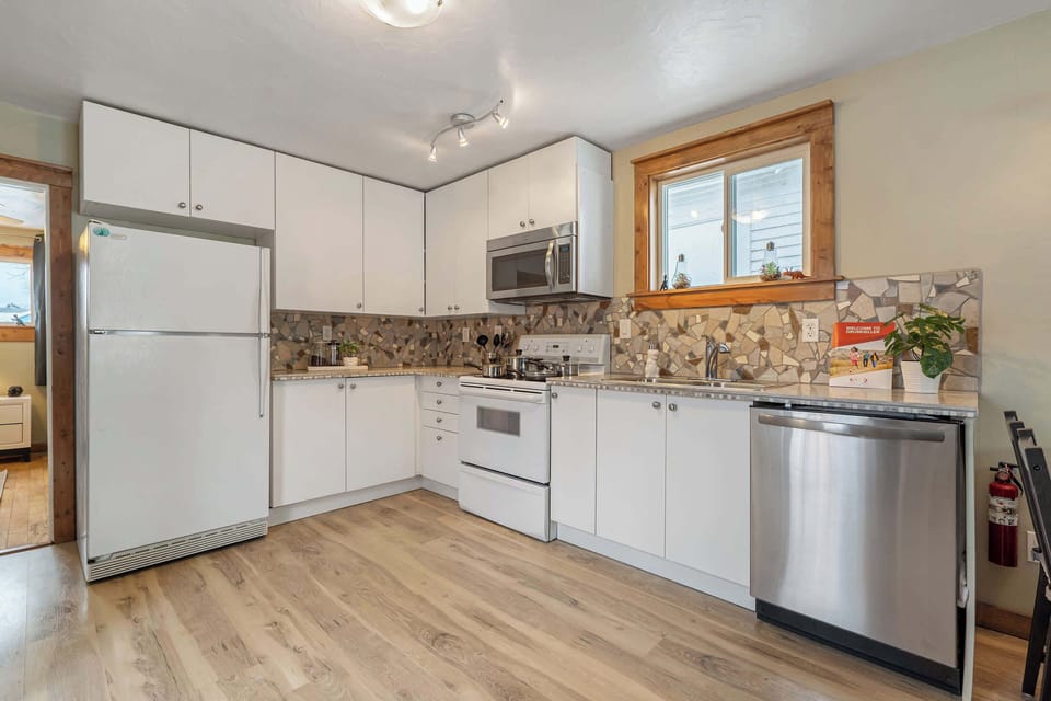 Fully Stocked Kitchen
