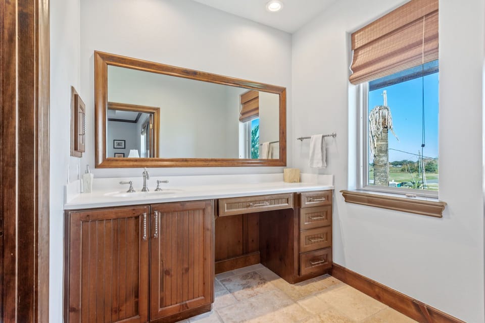 Bathroom 2 Attached
