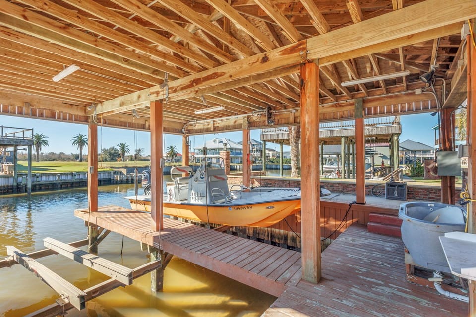 Boat stall (boat not included)