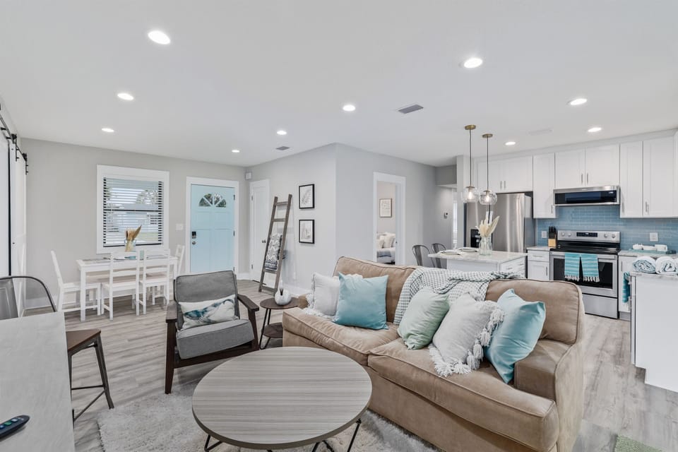 Open concept living, dining and kitchen