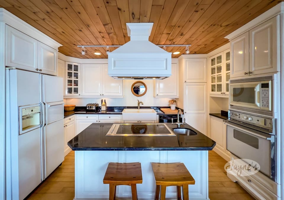 Kitchen &amp; Bar Seating