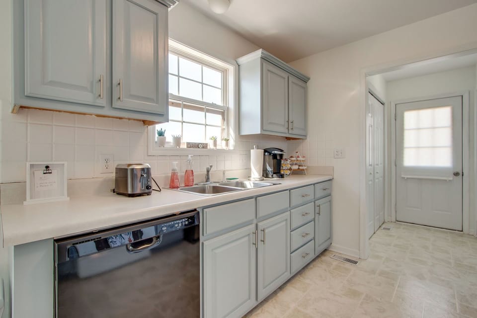 Fully stocked kitchen.