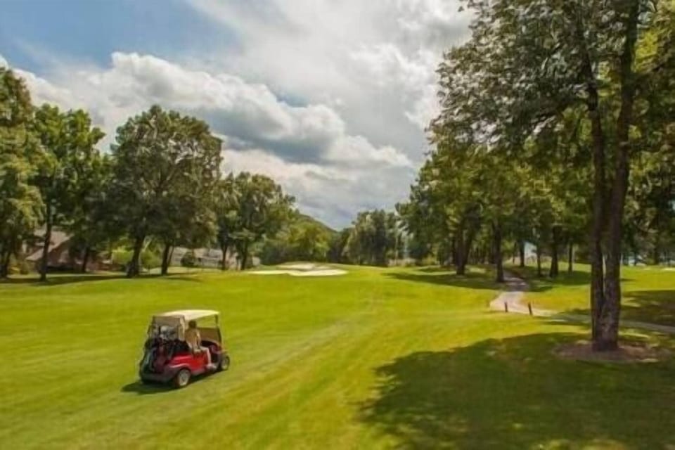 Stay at our condo and play and the beautiful Pointe Golf Course at a discount!
