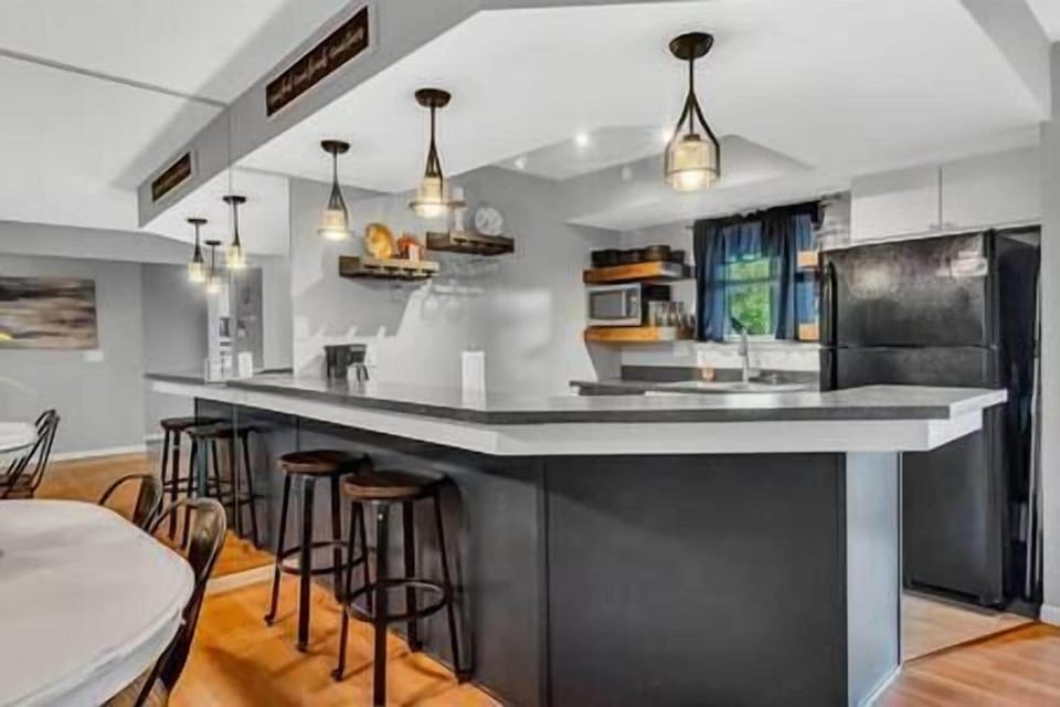 Fully stocked kitchen for prepping your meals - full size appliances