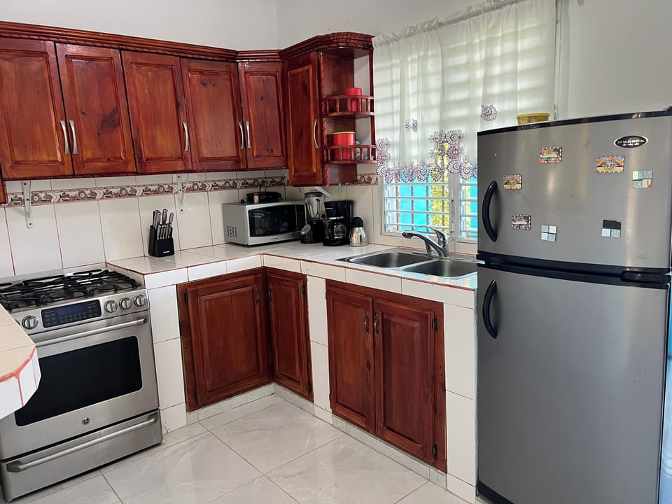 Full kitchen