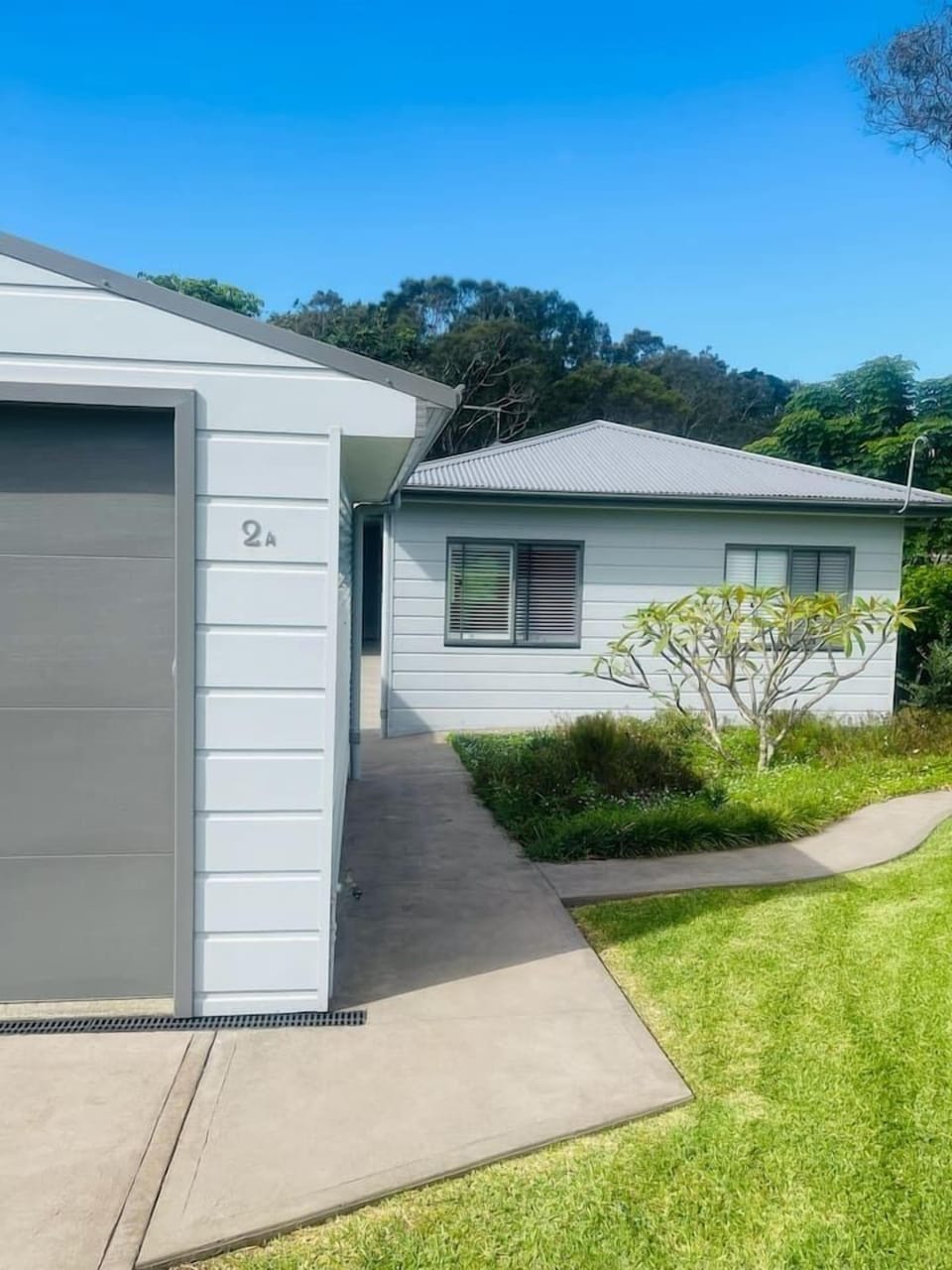 Separate entries into front and back Units to maintain your privacy. Perfect place to bring family or friends and rent both units to share your holiday with