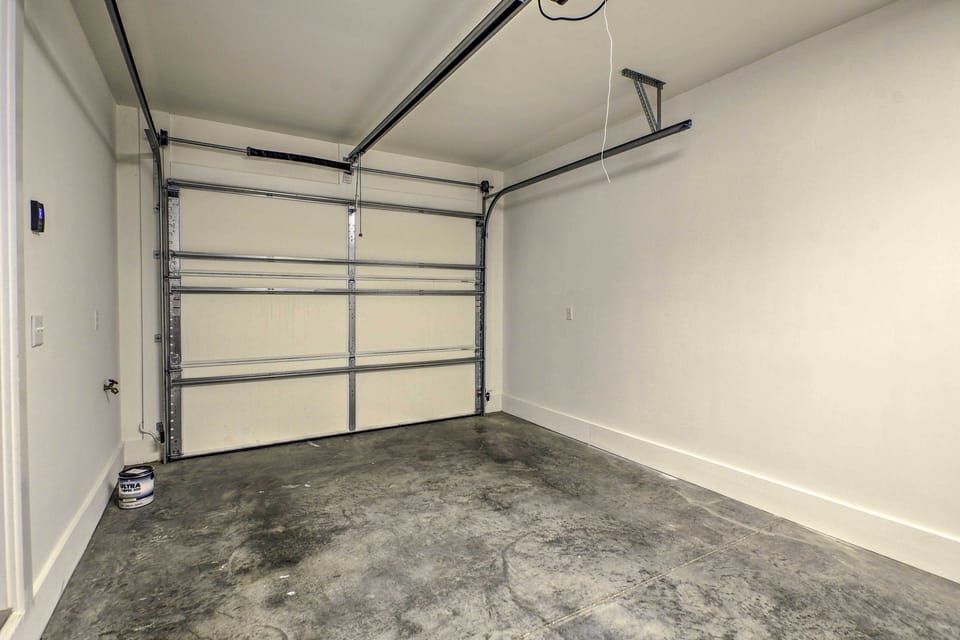 Garage Parking (1 Vehicle)