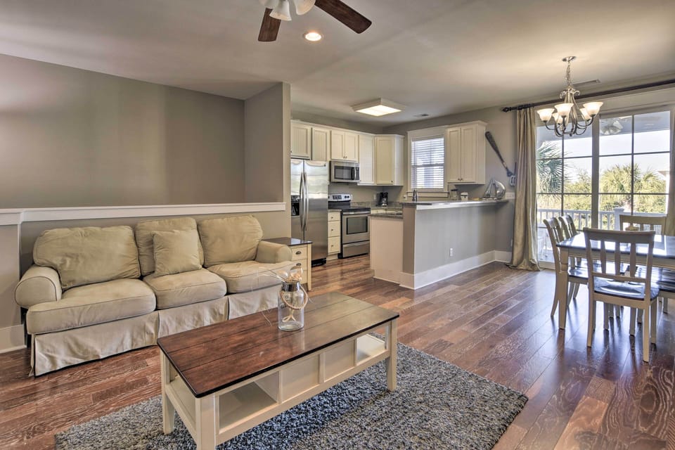 Living Room | Smart TV | Central A/C