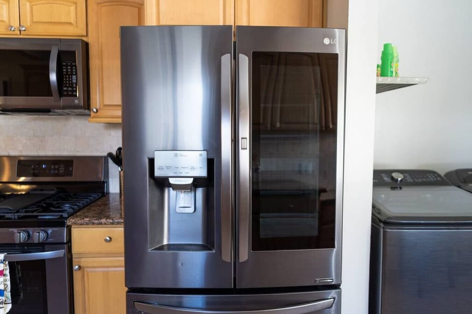 KITCHEN -- View 3D Virtual Tour of the Property Here: https://tinyurl.com/yzk7a7sx