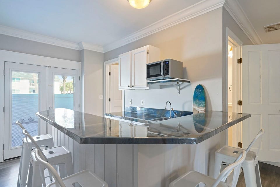 Val-Holla - Vacation Rental Beach House Near Gulf with Private Pool and Community Beach Access on Holiday Isle in Destin, Florida - Five Star Properties Destin/30A