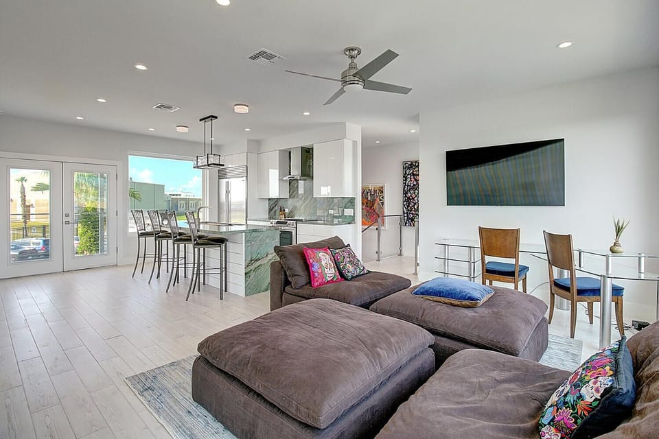 Living room and dining room - Bright and airy open-concept family/friend's area