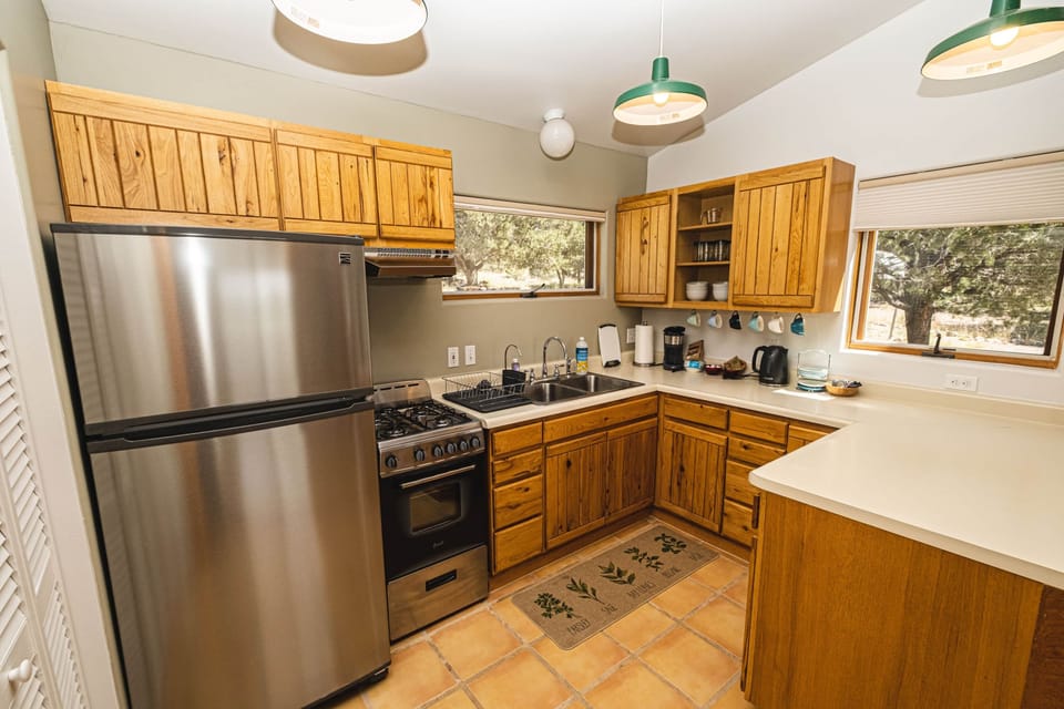 Main House : Kitchen (1)