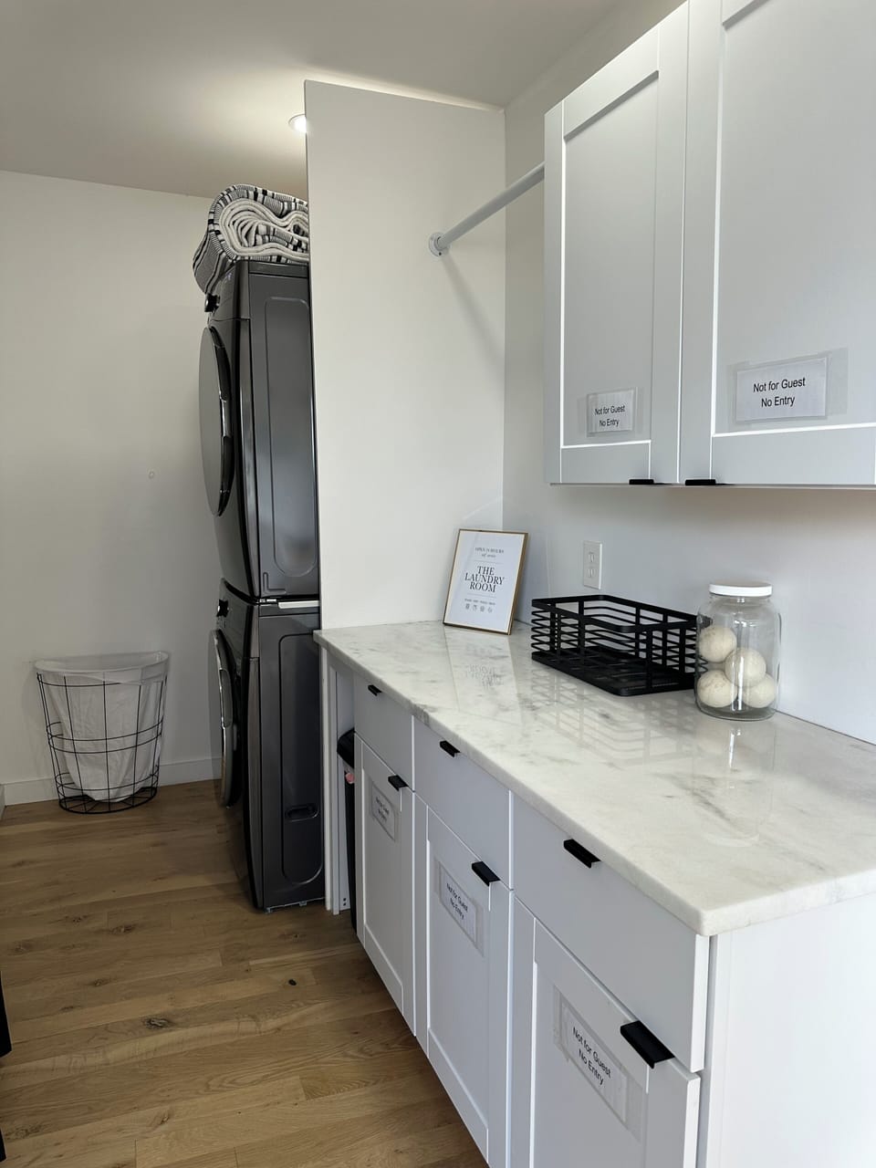 Laundry room
