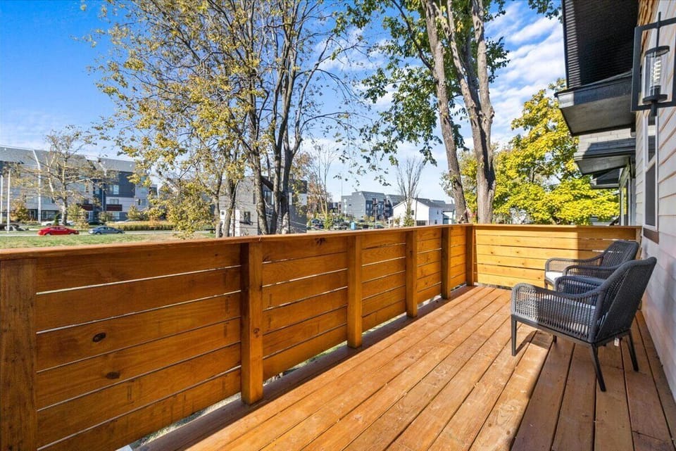 Large suite private balcony