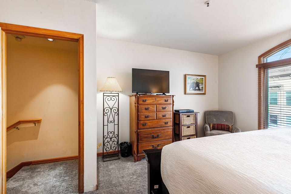 Primary Bedroom with King Bed & Twin Sleeper Sofa