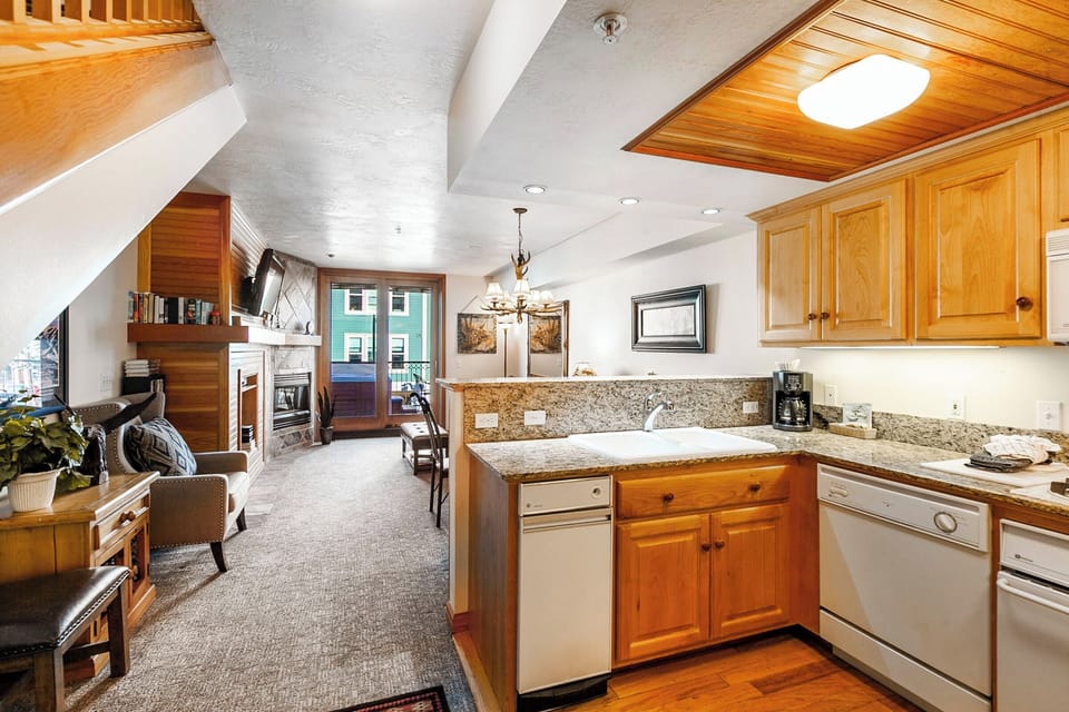 Kitchen / Living Room