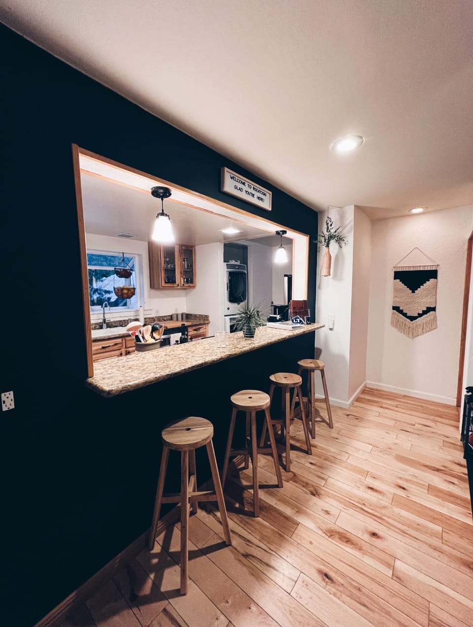 Kitchen bar