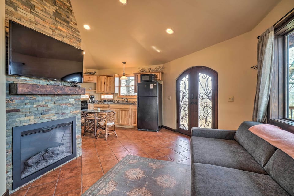 Living Room & Well-Equipped Kitchen