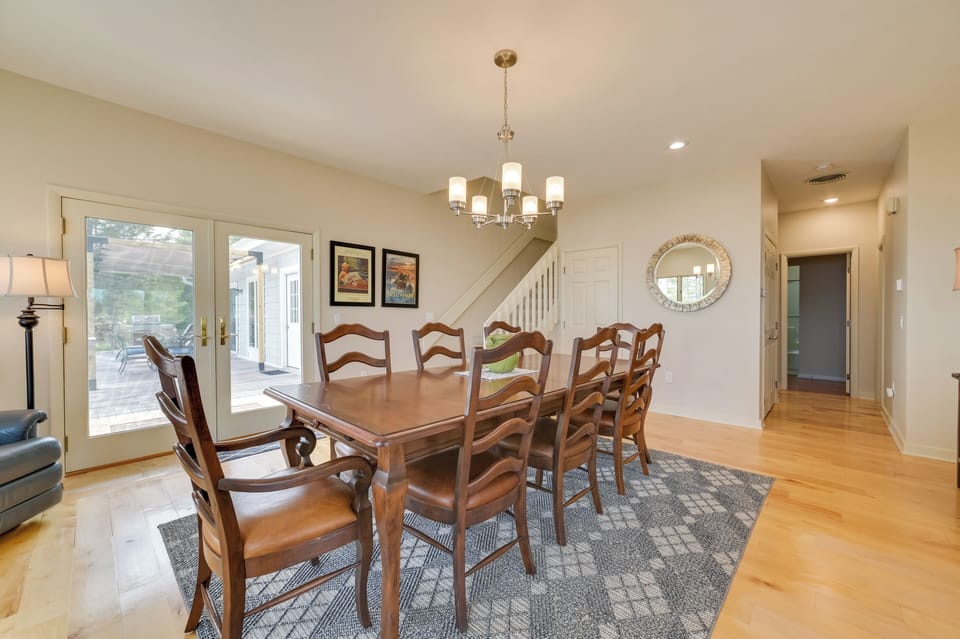 Dining Area | Dishware & Flatware