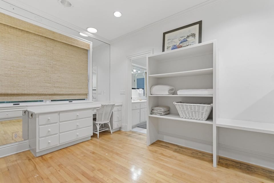 King Master Bedroom Closet (west side)