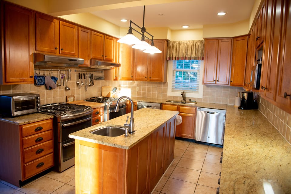 Main House - Kitchen