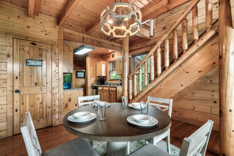 Set for 4, enjoy the many options for food in the city or come relax at home