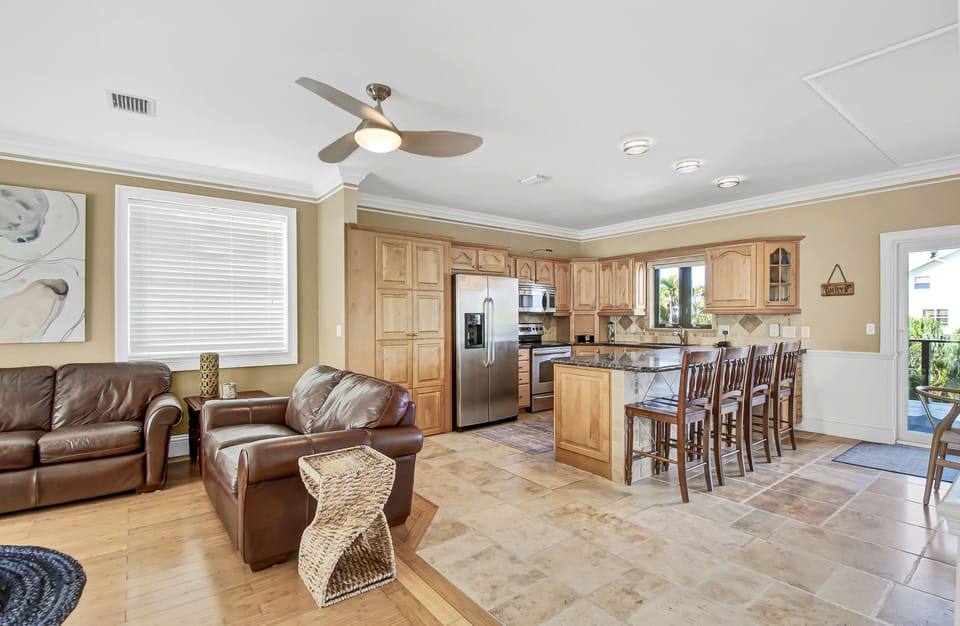 Second floor: Family Room, Kitchen Dinner area