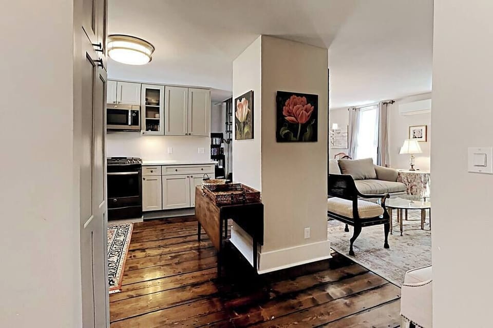 Open upstairs living area