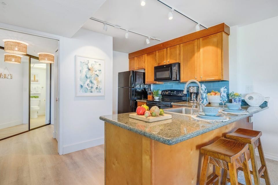 Kitchen counter bar stools perfect for quick breakfast
