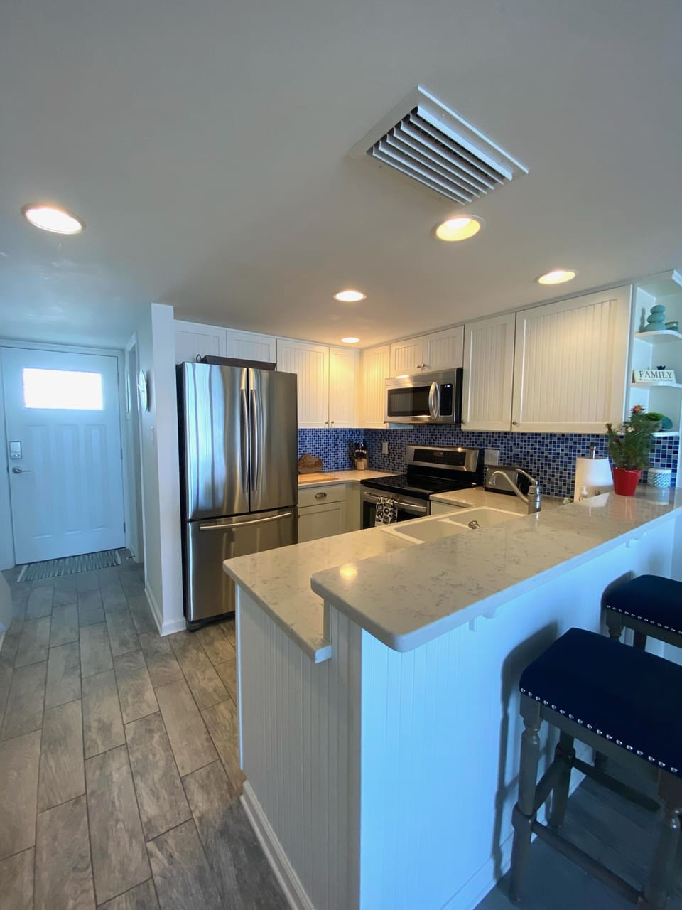 Updated kitchen with extra counter seating