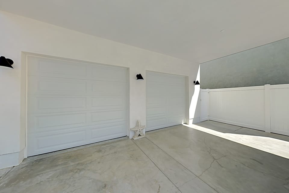garage and car port 