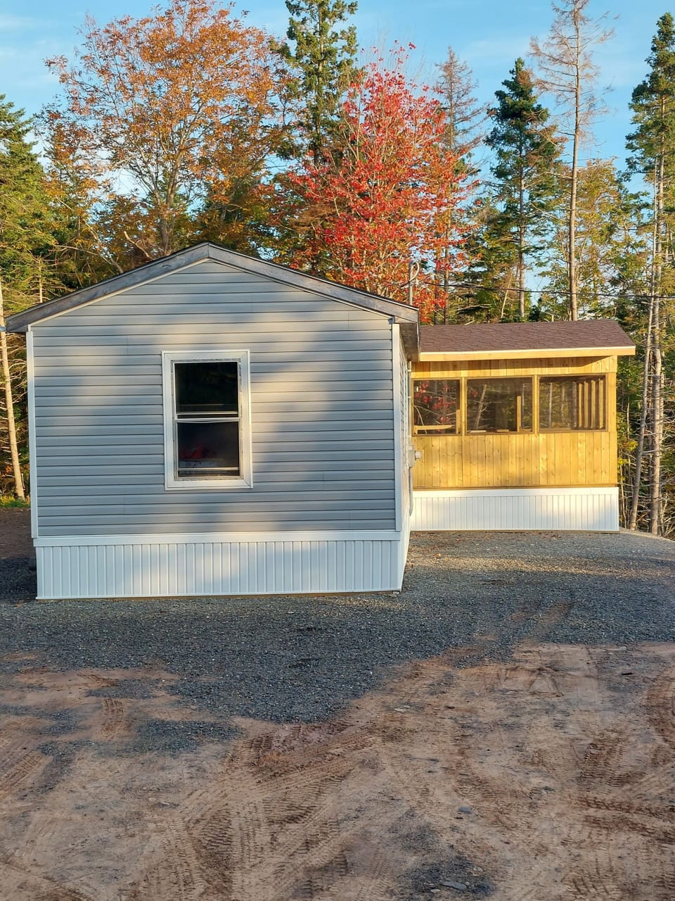 Home with large screened garden room