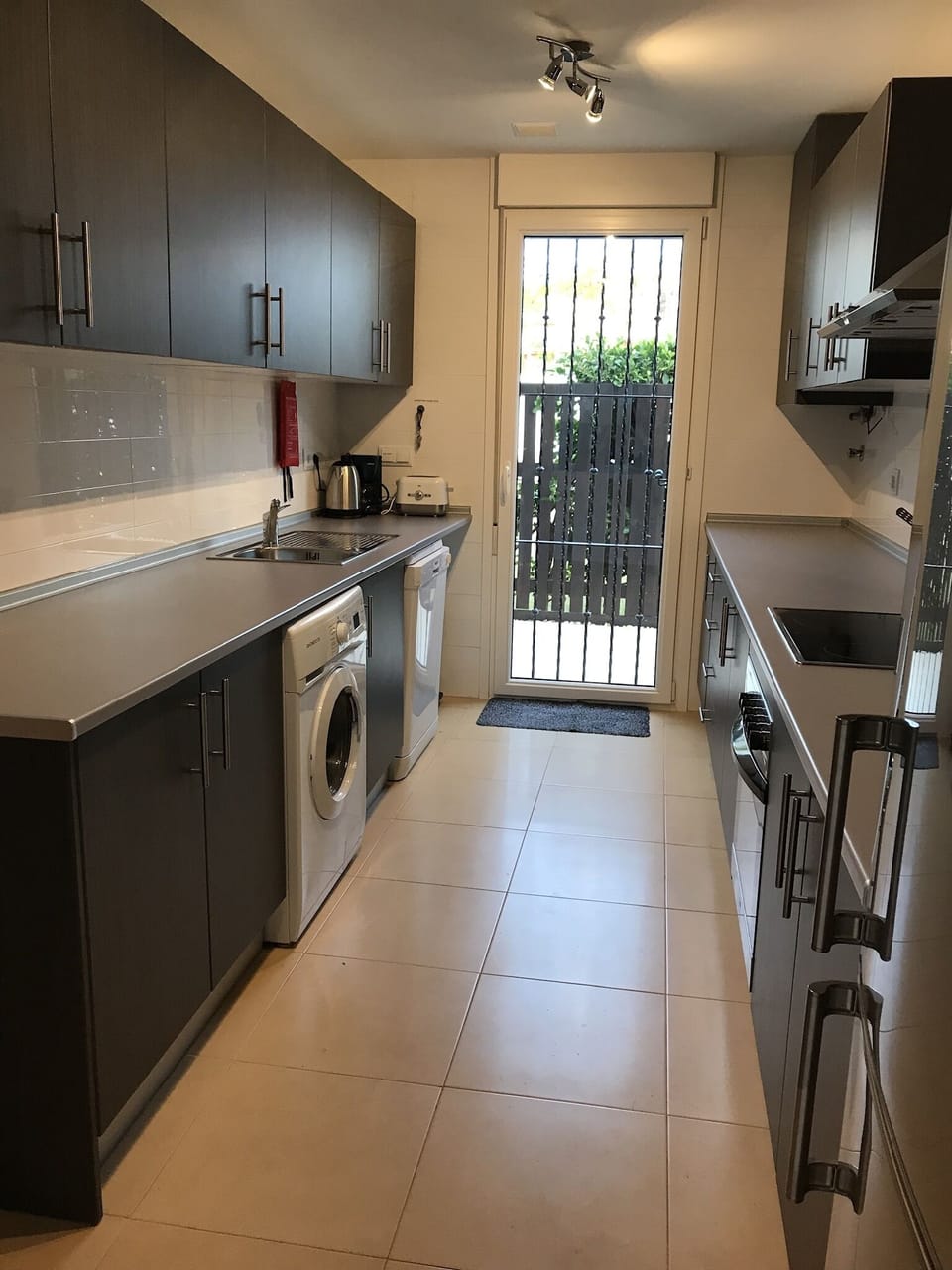 Fully fitted kitchen with washing machine, dishwasher, micro and Fridge Freezer