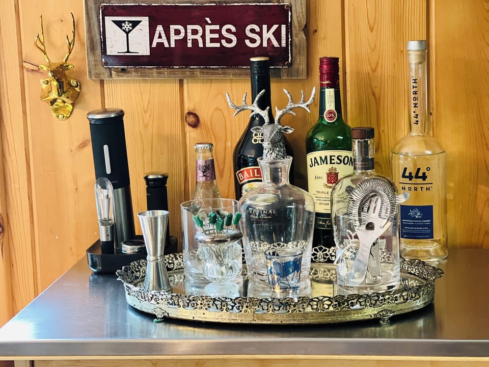 No cabin is complete with out a bar. All the glasses you need! Just fill ‘em up!