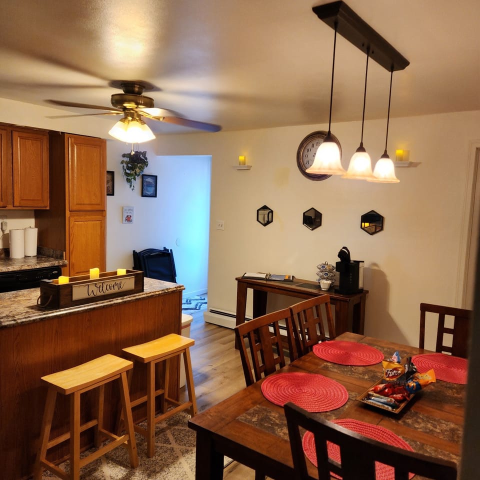 eat in kitchen