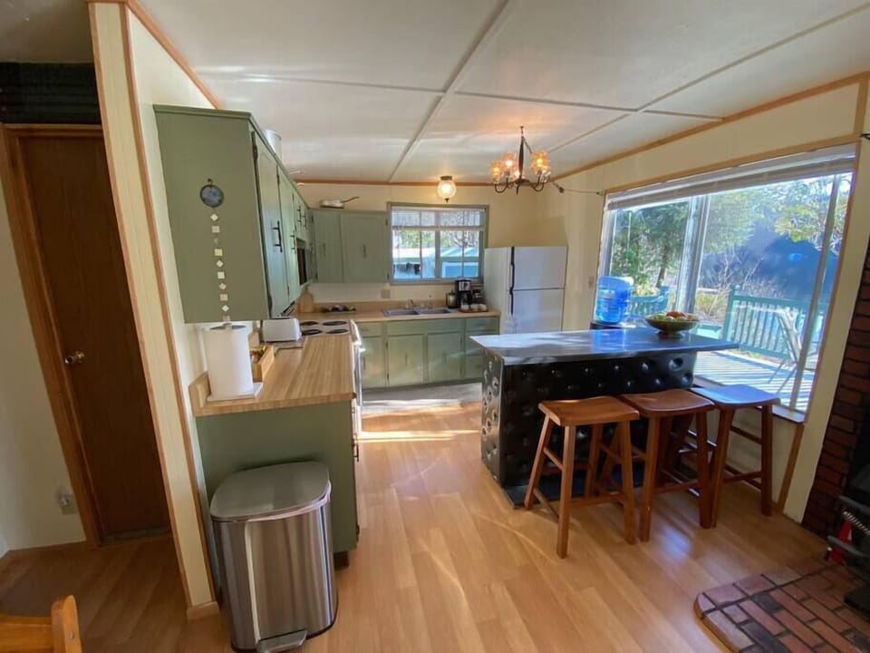 Kitchen & Dining (1)