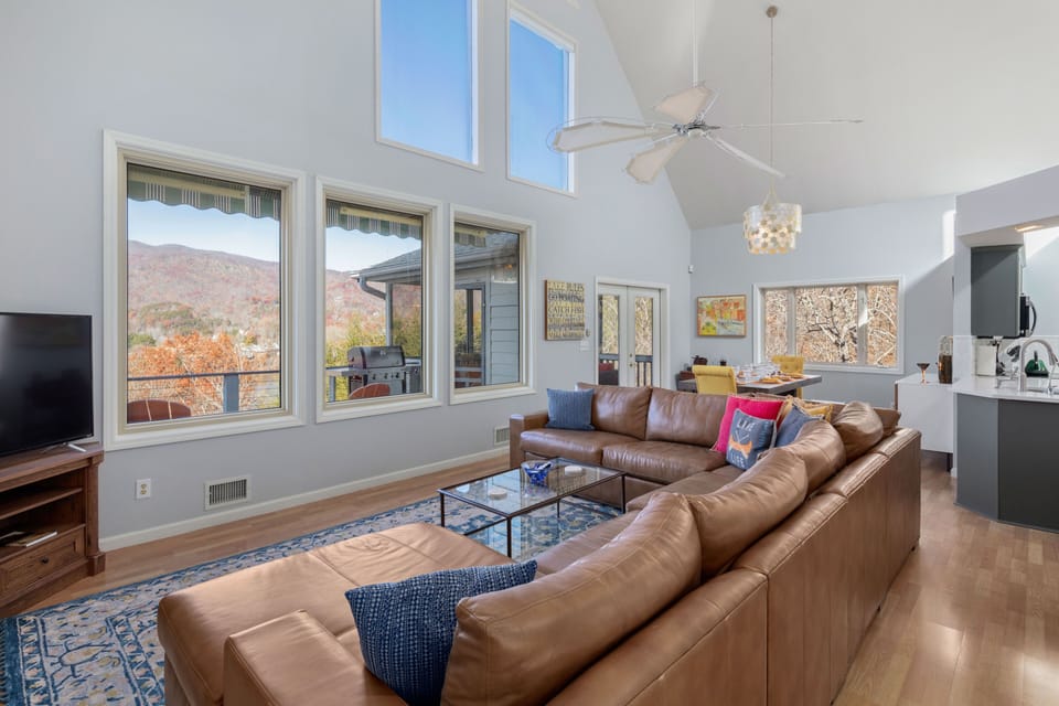 Vaulted ceilings and mountain views