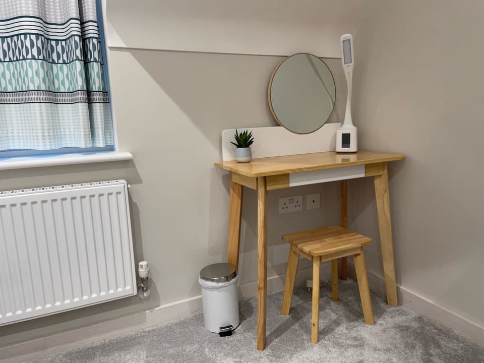 Dressing table