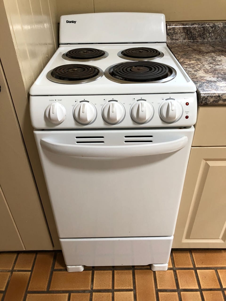 4 burner electric stove. 