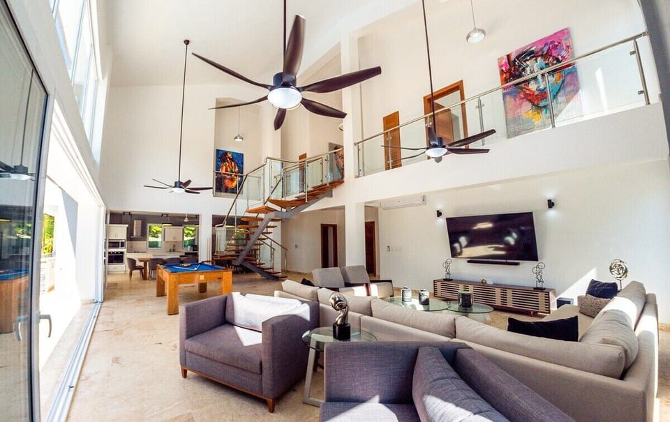 Open Living area with 20+ foot ceiling