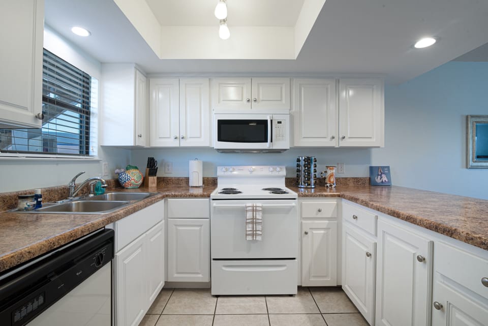 Fully equipped kitchen
