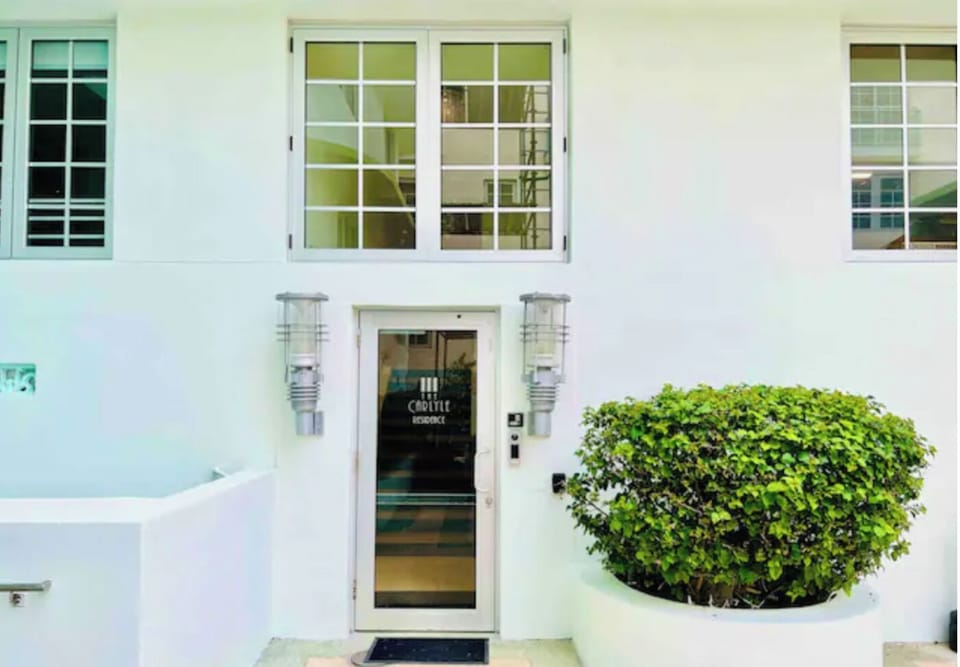 Private second entrance to the Carlyle - also handicapped accessible