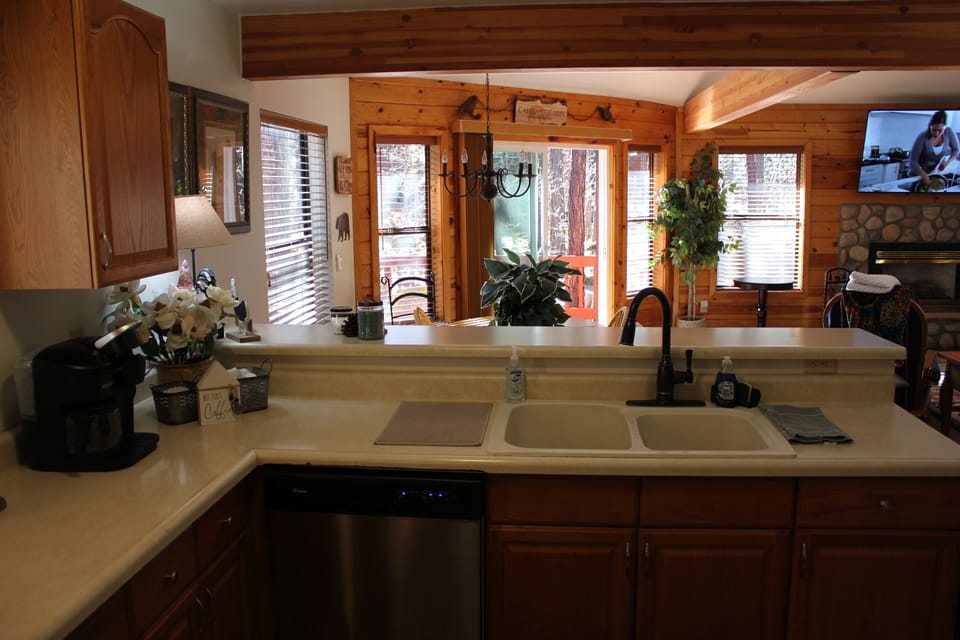 Kitchen opens to the dinning room/family room