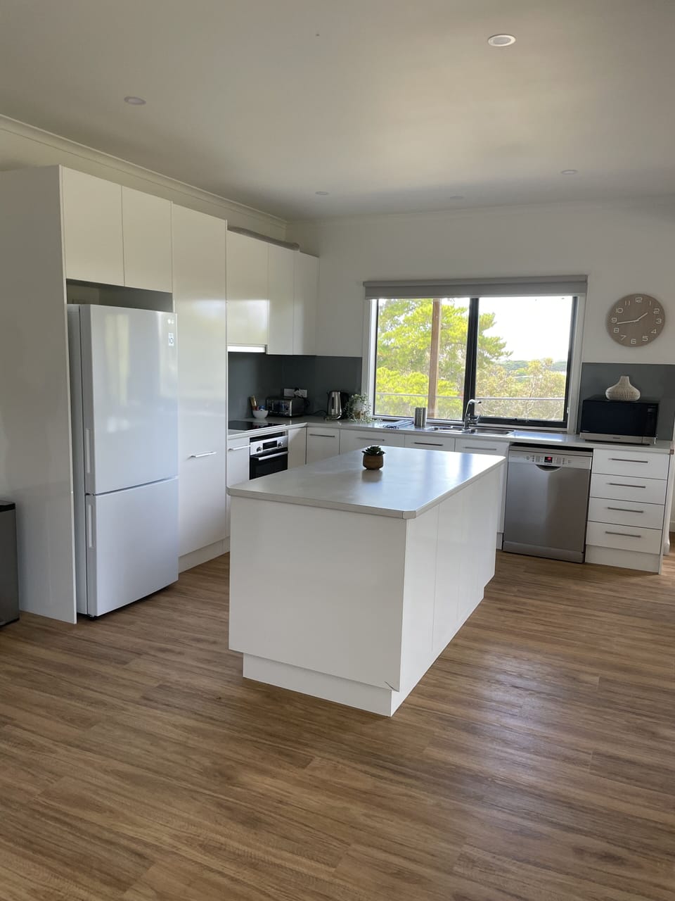 Downstairs kitchen. 