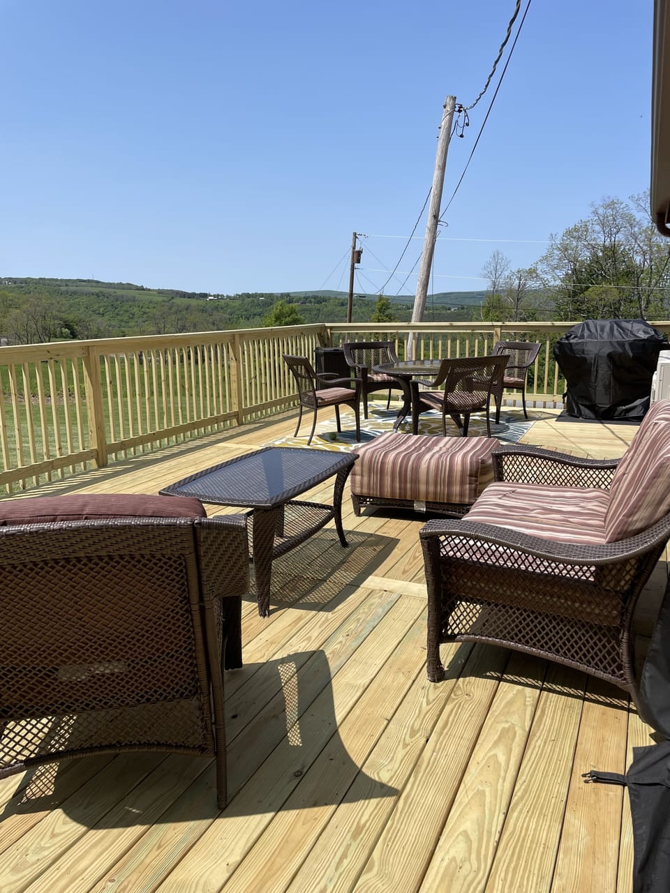 BRAND NEW WRAP AROUND DECK!You feel like you can touch the mountains. Serenity!