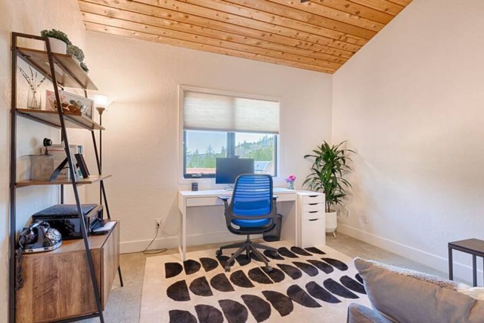 Office with monitor hookup