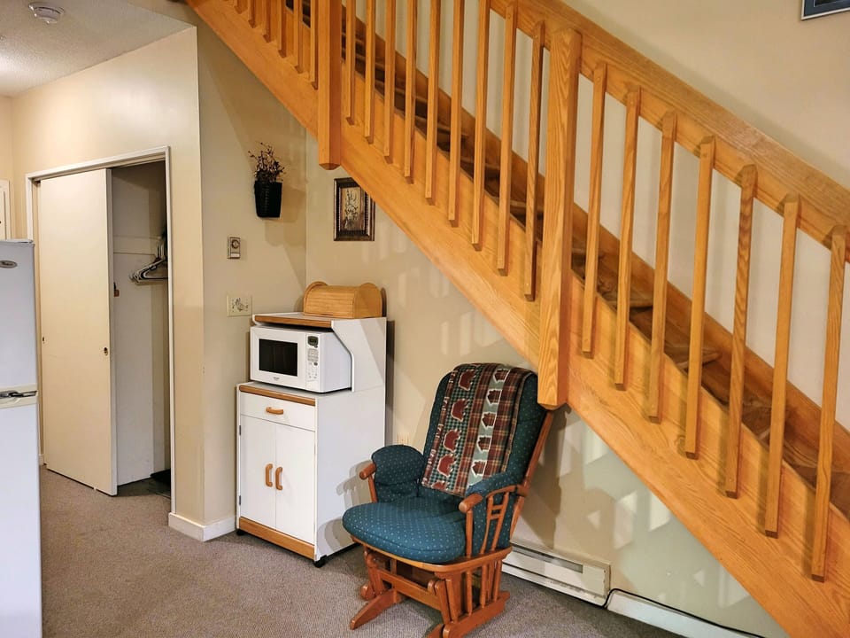 Additional kitchen and sitting space